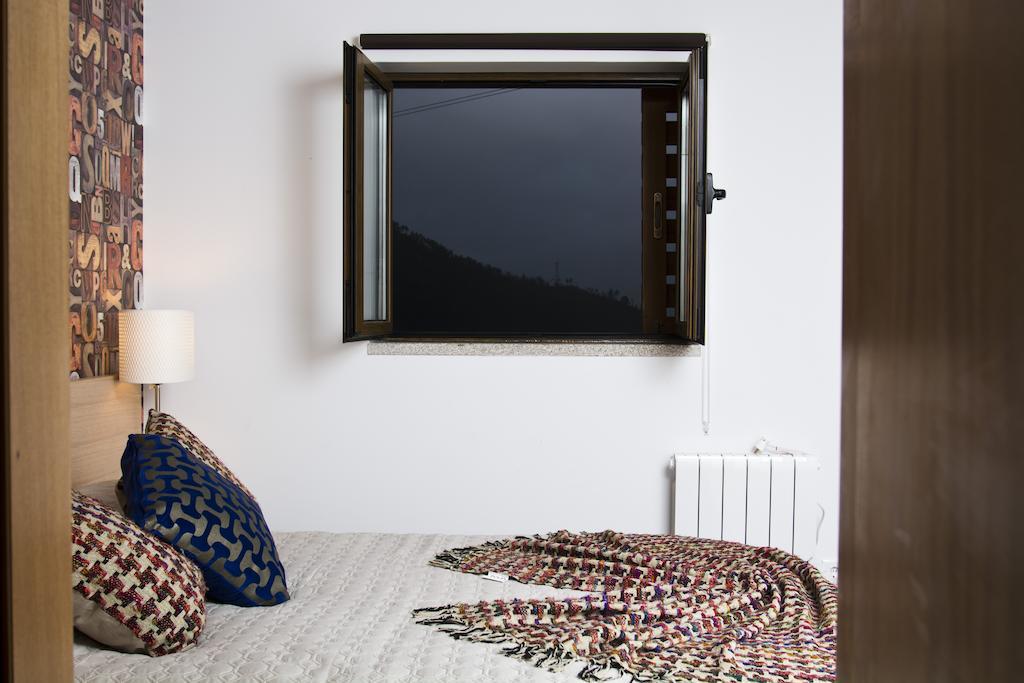 Brown House Villa Geres Room photo