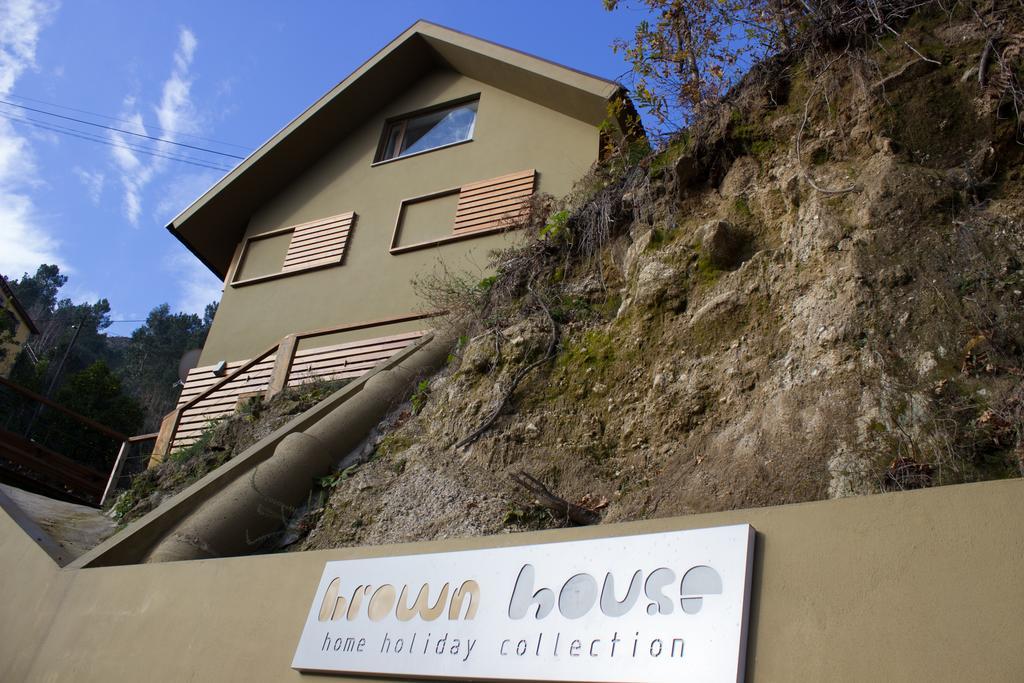 Brown House Villa Geres Exterior photo