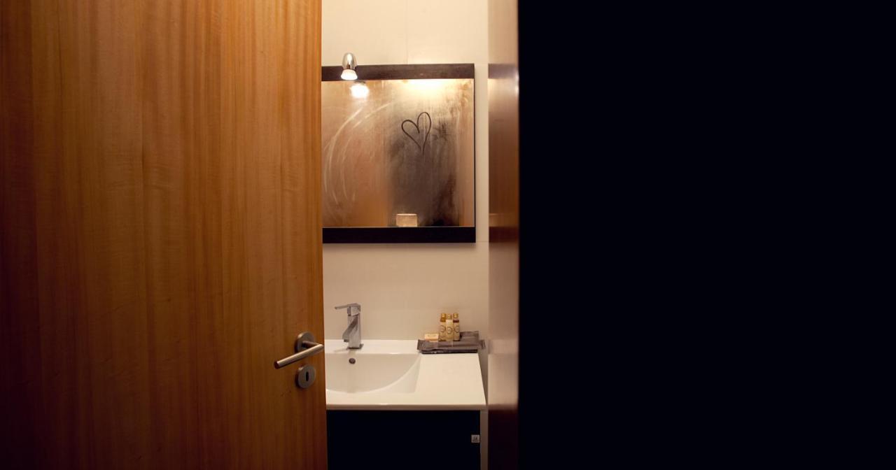 Brown House Villa Geres Room photo